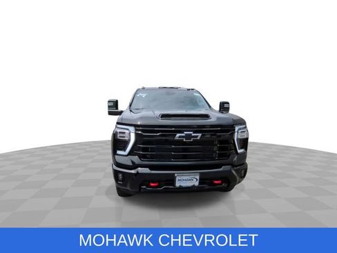 Used 2025 Chevrolet Silverado 2500 LT w/ Trail Boss Package AWD/4WD image 3