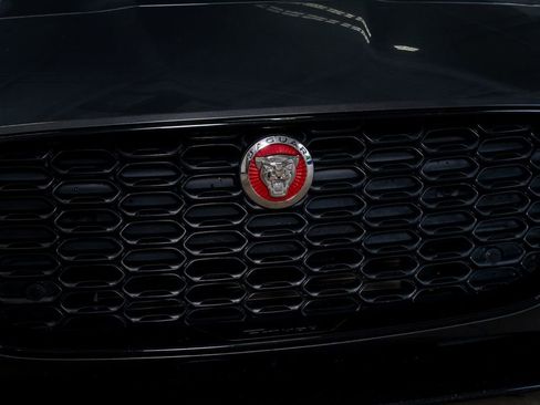 Used 2021 Jaguar F-TYPE Coupe RWD image 6