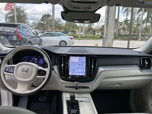 Used 2024 Volvo XC60 B5 Core w/ Protection Package Premier image 4