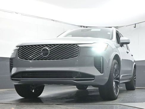 New 2026 Volvo XC90 B5 Plus w/ Protection Package Premier AWD/4WD image 35