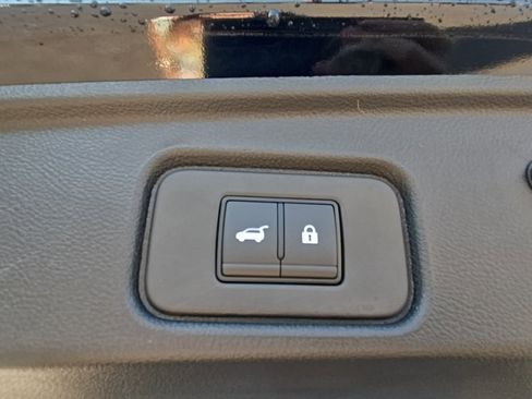 New 2025 Nissan Pathfinder SV image 34