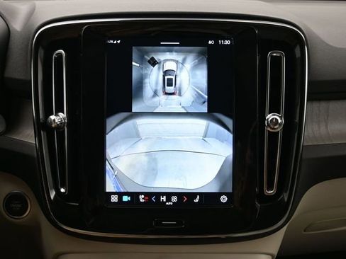 Used 2025 Volvo XC40 B5 Plus w/ Protection Package Premier image 21