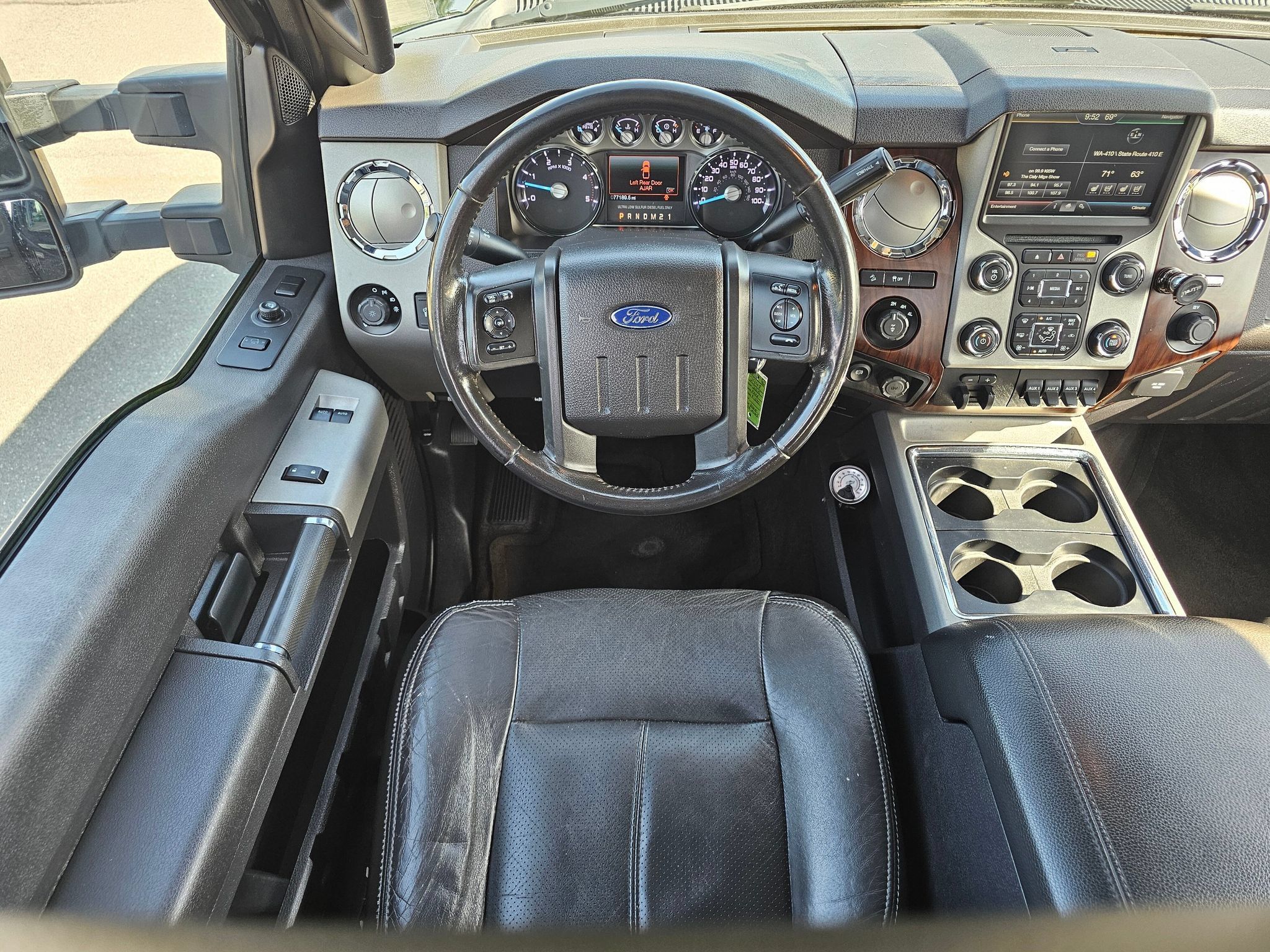 Used 2015 Ford F250 Lariat w/ Lariat Interior Package AWD/4WD image 14