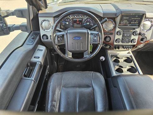 Used 2015 Ford F250 Lariat w/ Lariat Interior Package AWD/4WD image 14