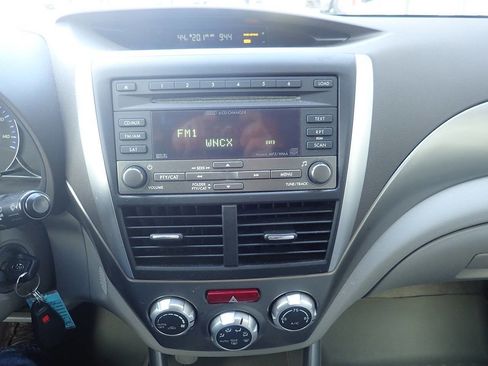 Used 2010 Subaru Forester 2.5X Limited image 4