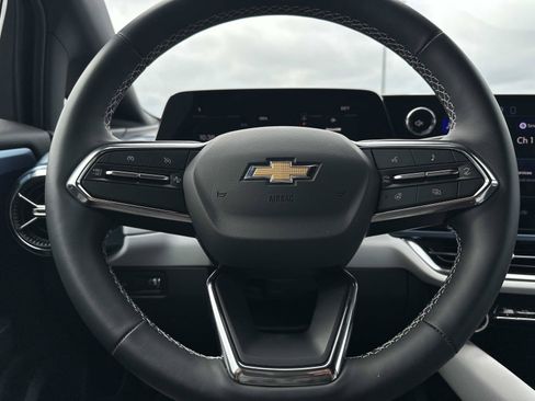 Used 2026 Chevrolet Equinox EV LT FWD image 19