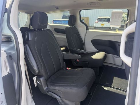 Used 2023 Chrysler Voyager LX FWD image 24