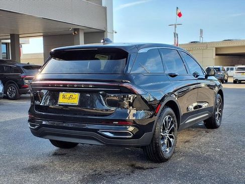 New 2026 Lincoln Nautilus Premier AWD/4WD image 2