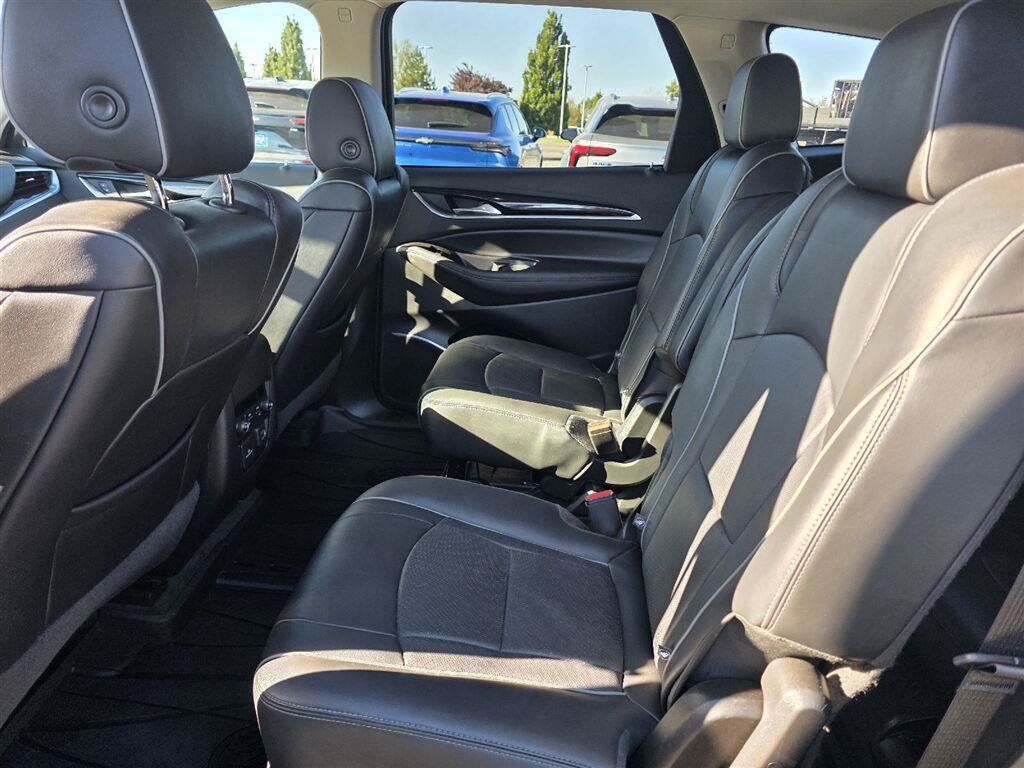 Used 2020 Buick Enclave Avenir w/ Avenir Technology Package AWD/4WD image 10