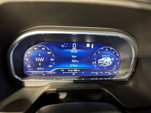 Used 2022 Chevrolet Tahoe RST w/ Luxury Package image 16