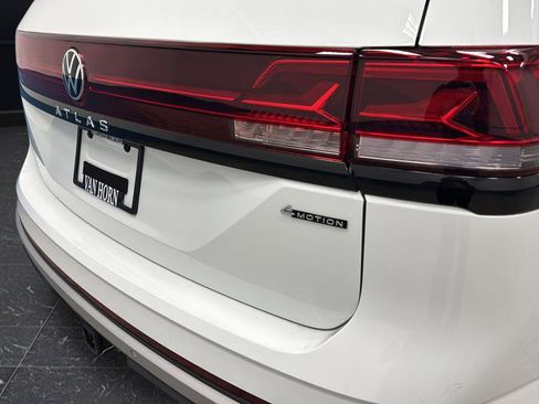 Used 2024 Volkswagen Atlas Peak Edition SE image 34