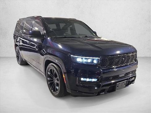 Used 2022 Jeep Grand Wagoneer Series II AWD/4WD image 3