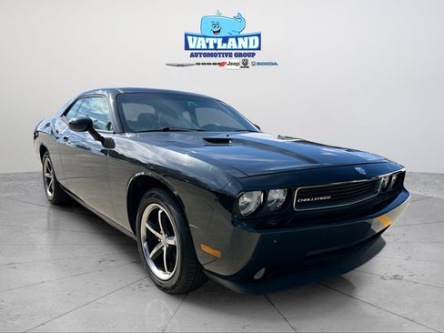 Used 2010 Dodge Challenger SE RWD image 22
