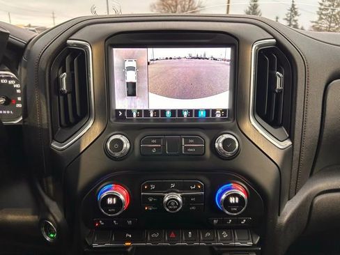 Used 2023 GMC Sierra 3500 AT4 w/ AT4 Preferred Package AWD/4WD image 21