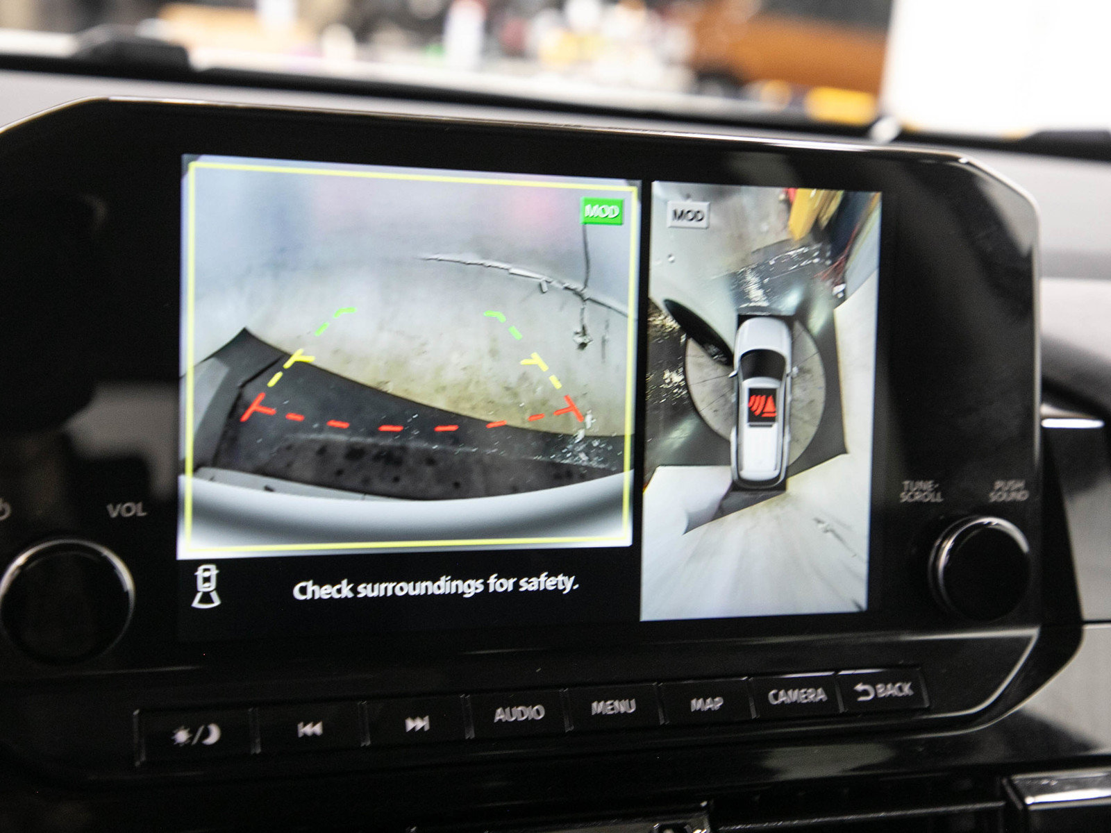 Used 2024 Nissan Pathfinder SL AWD/4WD image 29