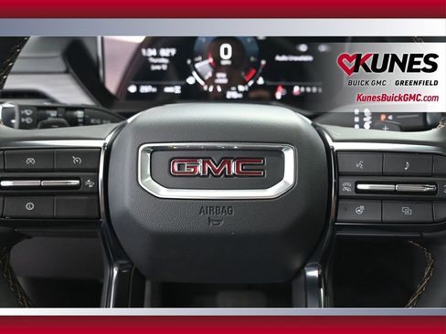 New 2025 GMC Acadia AT4 w/ LPO, Floor Liner Package AWD/4WD image 30