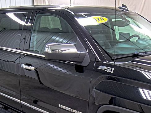 Used 2018 GMC Sierra 1500 SLT w/ SLT Premium Package image 16