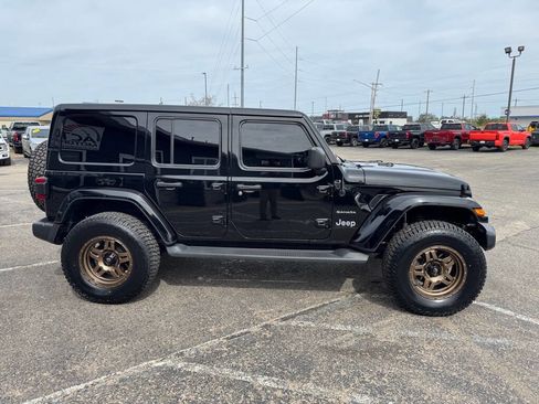 Used 2021 Jeep Wrangler Unlimited Sahara image 6