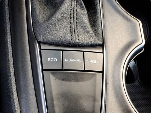 Used 2023 Toyota Camry SE image 22