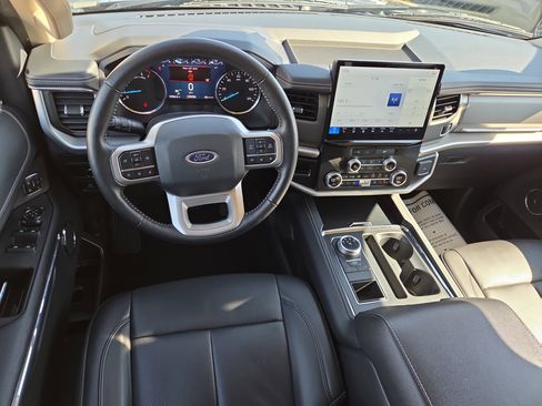 Used 2024 Ford Expedition Max XLT image 10