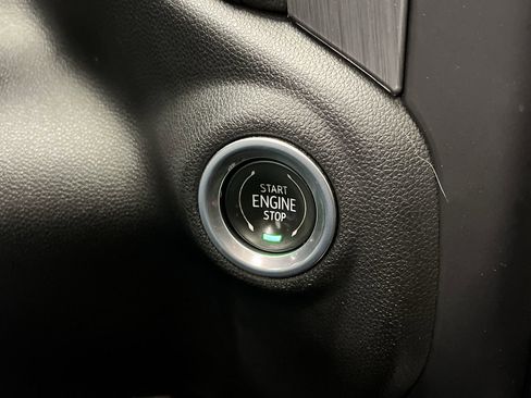 Certified 2022 GMC Sierra 2500 Denali w/ Denali Ultimate Package image 30