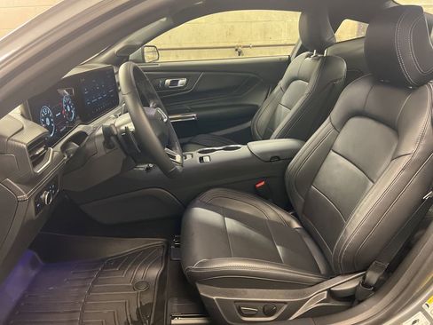 Used 2025 Ford Mustang GT Premium RWD image 11