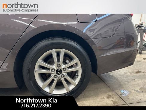 Used 2017 Hyundai Sonata SE FWD image 30