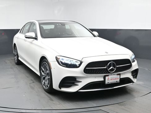 Used 2021 Mercedes-Benz E 350 4MATIC Sedan w/ Premium Package image 2