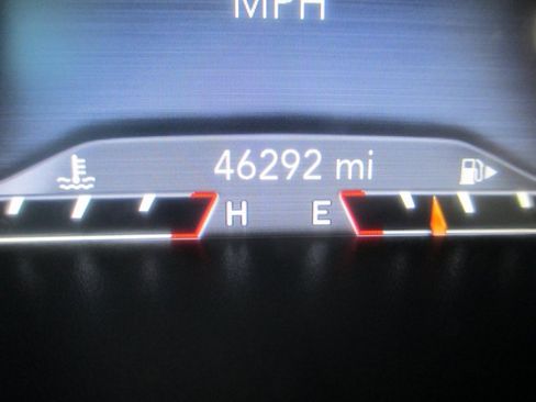 Used 2020 Jeep Cherokee Trailhawk w/ Cold Weather Group image 27