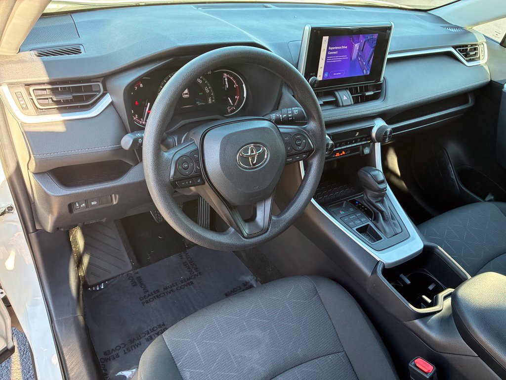 Used 2025 Toyota RAV4 XLE AWD/4WD image 16