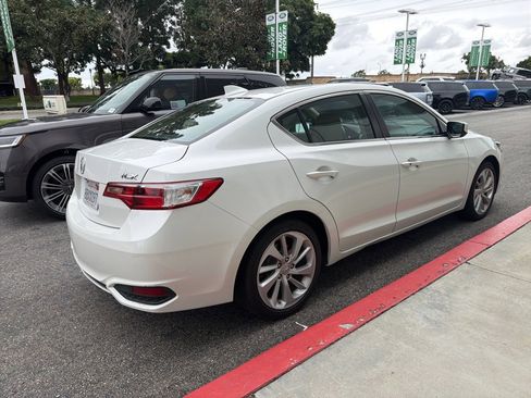 Used 2018 Acura ILX image 3