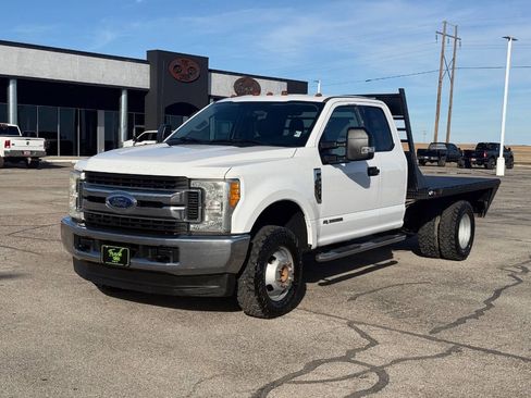 Used 2017 Ford F350 XLT image 1