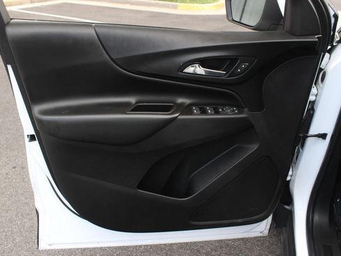 Used 2022 Chevrolet Equinox LT FWD image 15