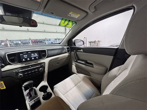 Used 2020 Kia Sportage LX image 13