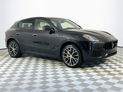 Used 2024 Maserati Grecale Modena AWD/4WD image 3