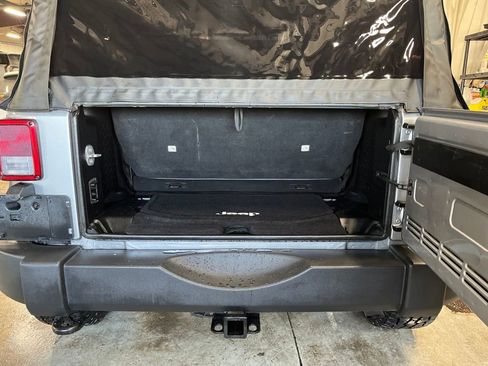 Used 2015 Jeep Wrangler Sport image 22