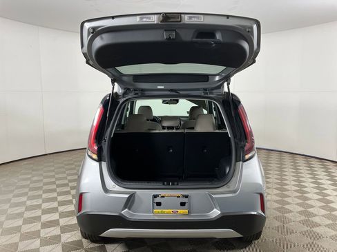 Used 2023 Kia Soul LX w/ LX Technology Package image 25