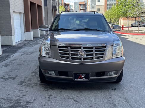 Used 2012 Cadillac Escalade 4WD Hybrid image 9