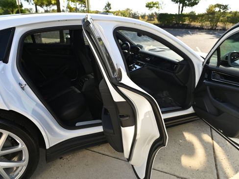 Used 2024 Porsche Panamera 4 image 46