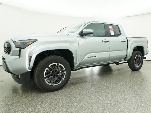 New 2025 Toyota Tacoma TRD Sport image 6