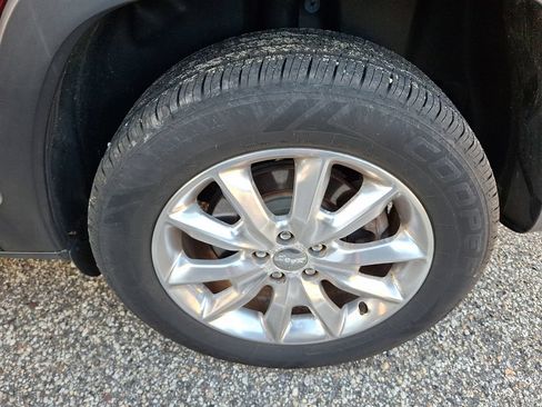 Used 2015 Jeep Cherokee Limited AWD/4WD image 8