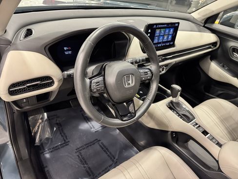 Used 2025 Honda HR-V EX-L image 17