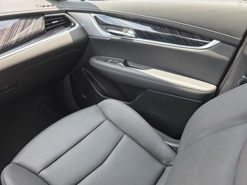 New 2025 Cadillac XT6 Premium Luxury image 16