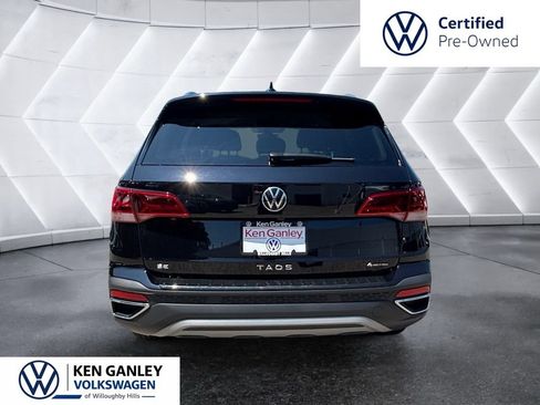 Used 2024 Volkswagen Taos SE AWD/4WD image 3