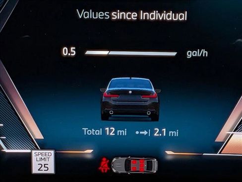 Used 2025 BMW 330i Sedan w/ Premium Package image 10