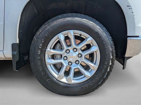 Used 2023 Chevrolet Silverado 1500 LT w/ Z71 Off-Road Package AWD/4WD image 21
