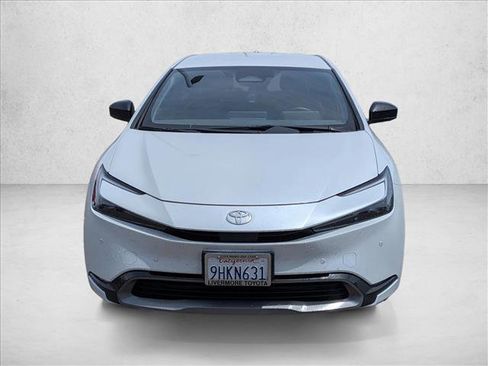 Used 2023 Toyota Prius XLE FWD image 2