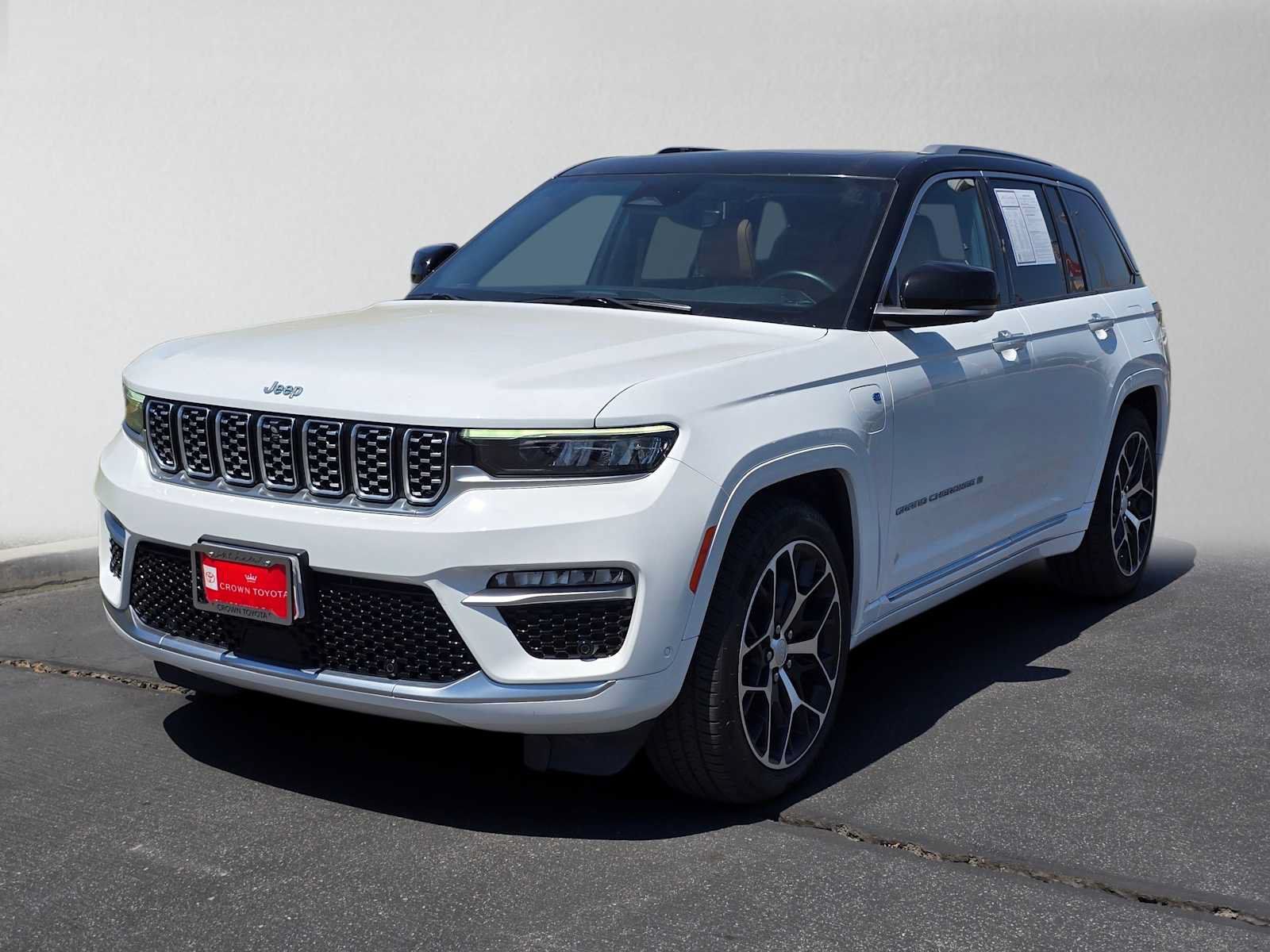 Used 2022 Jeep Grand Cherokee Summit AWD/4WD image 7