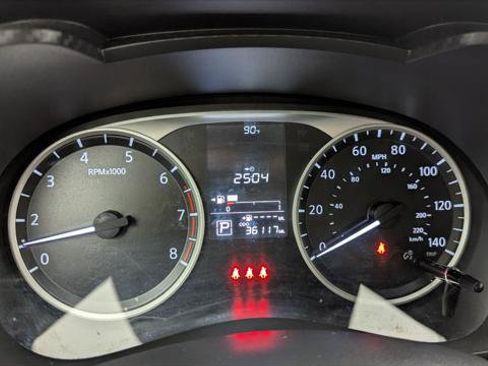 Used 2025 Nissan Versa S FWD image 24
