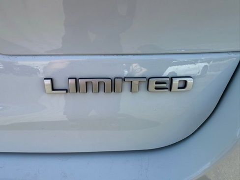 New 2025 Jeep Grand Cherokee L Limited w/ Luxury Tech Group II image 10